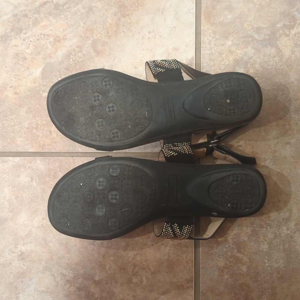 Naturalizer sandals 🩴 - Picture 3 of 4